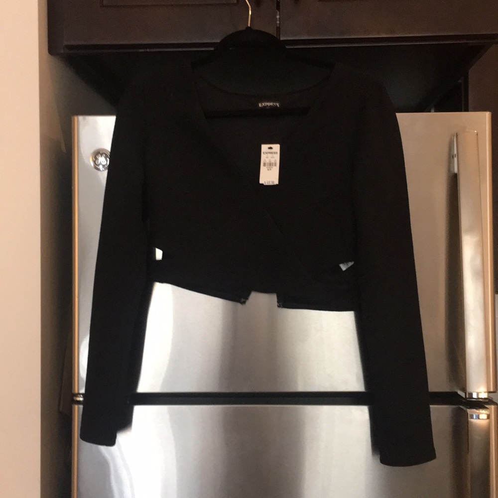 Black brand new crop top!